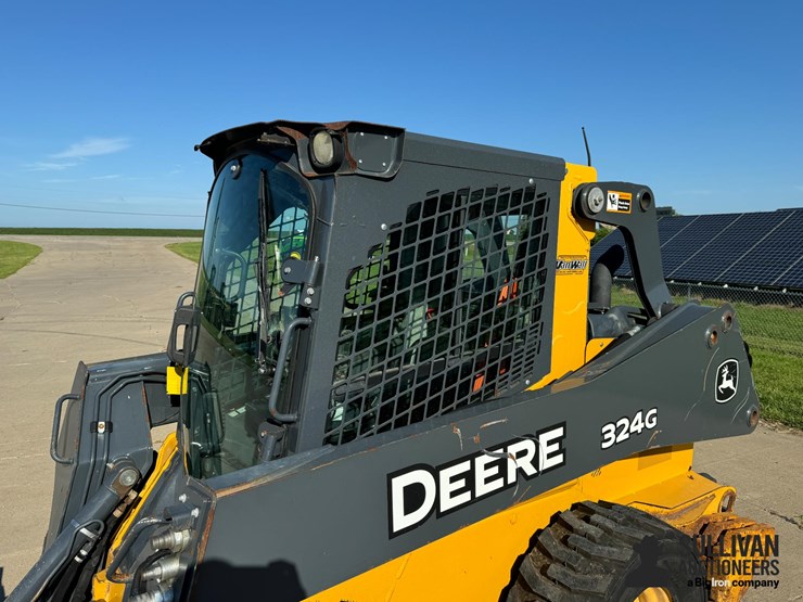 2018-deere-324g-image-12