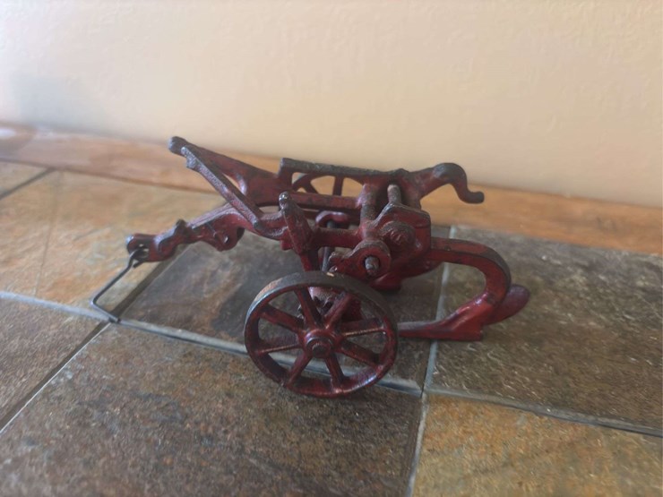(2)-wheel-barrow-and-oliver-plow-image-3
