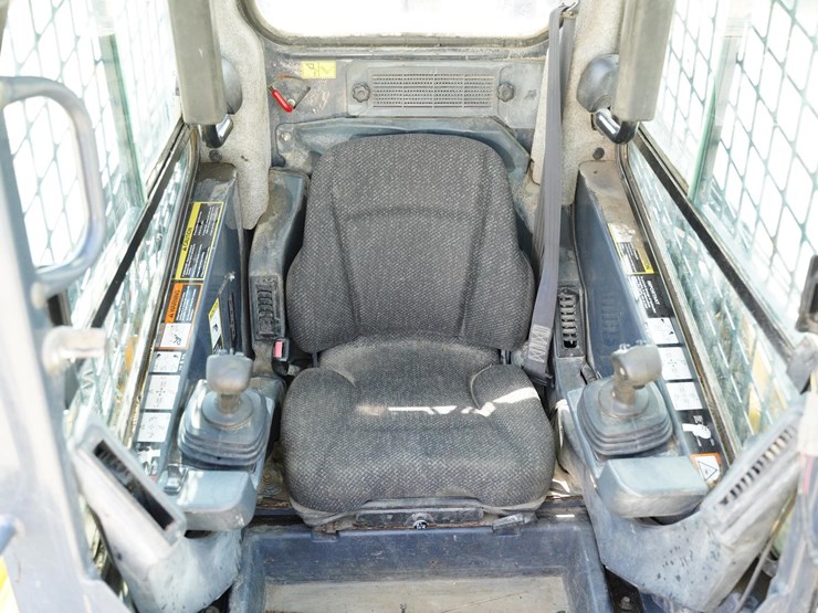 2015-deere-333e-image-27