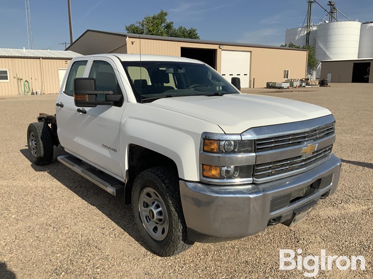 2017-chevrolet-3500hd-image-3