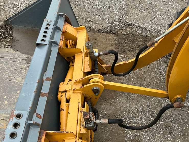 #1401-•-2019-gckm-wheel-loader*-image-12