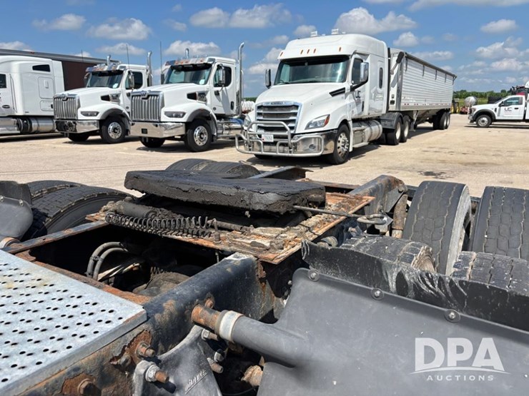 2013-freightliner-truck-(dr11874-unit-771)-image-46