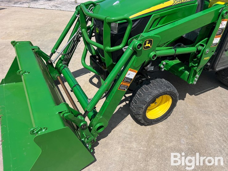 2015-john-deere-1025r-image-11