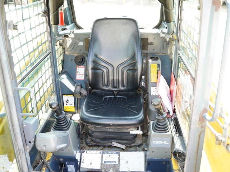 2012-gehl-ctl75-image-25