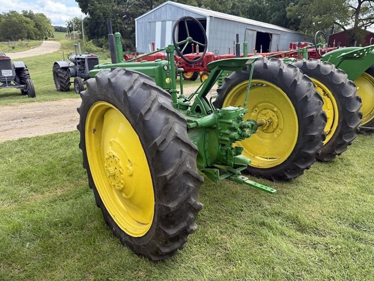 john-deere-b-image-6