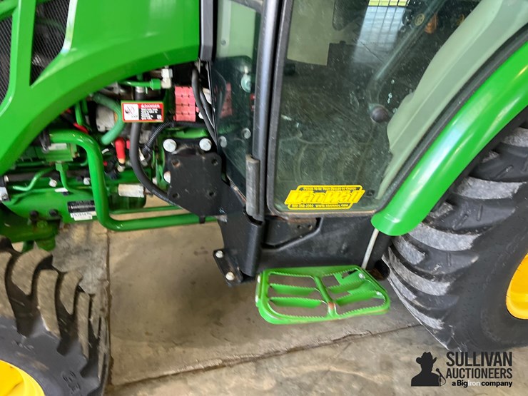 2021-john-deere-3046r-image-12