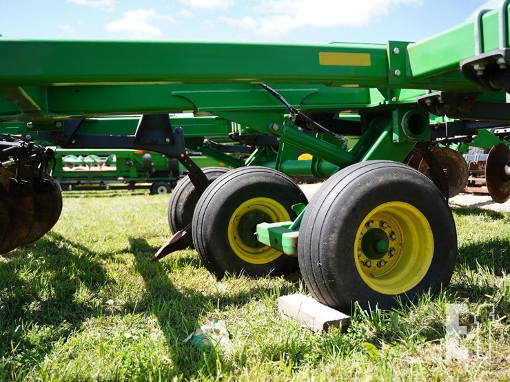 2014-john-deere-2720-image-11