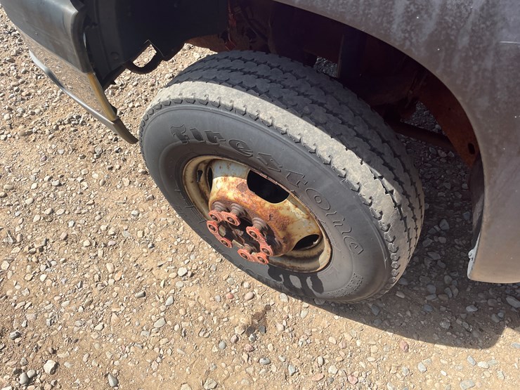 2004-chevrolet-silverado-3500-image-9