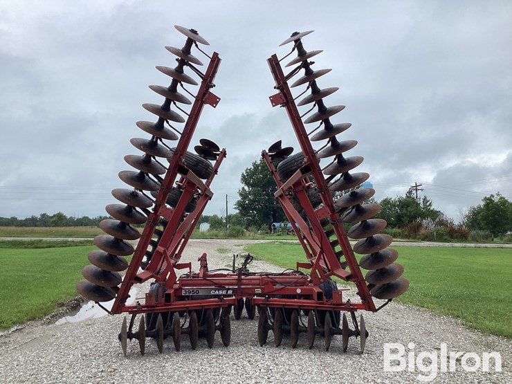 case-ih-3950-image-6