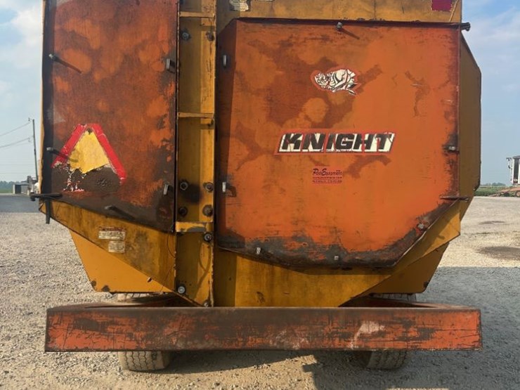 knight-reel-auggie-3575-feed-mixer-(np6097)-image-4
