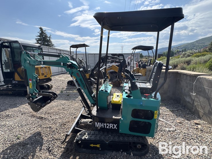 2025-agt-mh12rx-mini-excavator-image-8