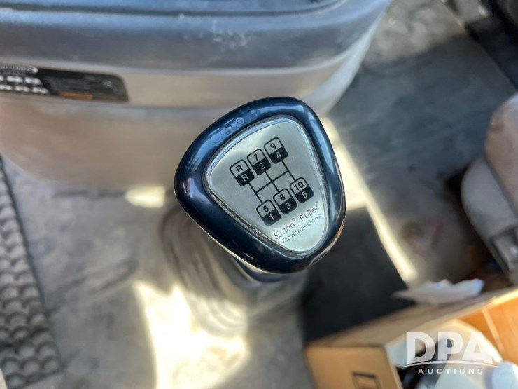 2013-freightliner-cascadia-day-cab-truck-(jn2570,-unit-4038)-image-79