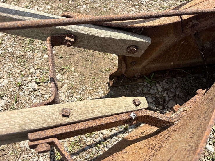 mccormick-deering-no.-415-7”-walking-plow-image-24