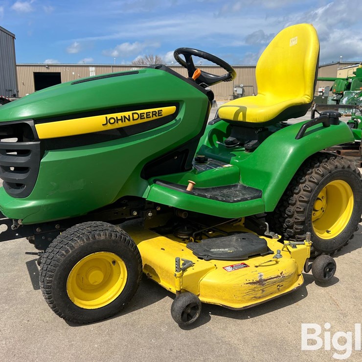 JOHN DEERE X540