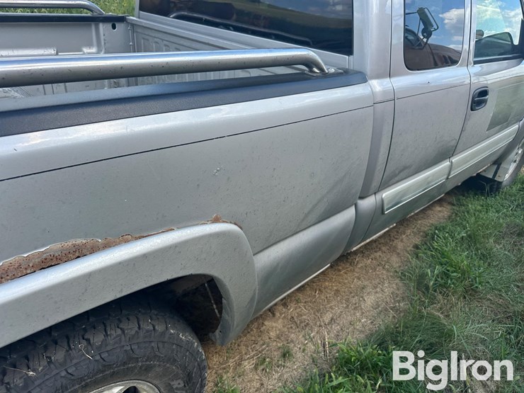 2004-chevrolet-silverado-1500-image-11