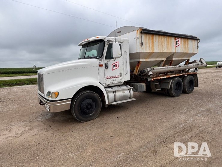 2004-ihc-9400i-dry-tender-truck-(gp11023,-unit-193)-image-19