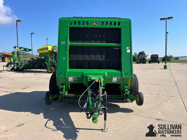 2023-john-deere-560m-image-2