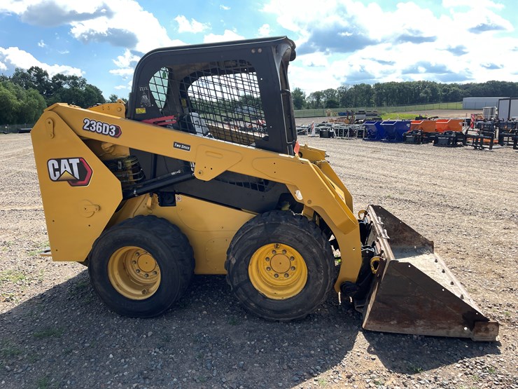 caterpillar-236-image-4