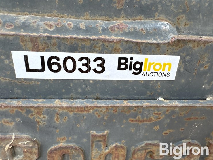 bobcat-74-heavy-duty-6'-track-loader-bucket-image-16
