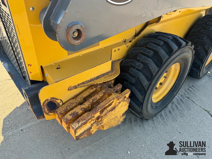 2018-deere-324g-image-19