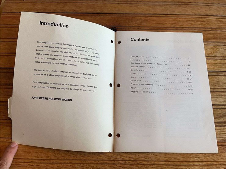 1976-john-deere-riding-mowers-vs.-competition-manual-image-3