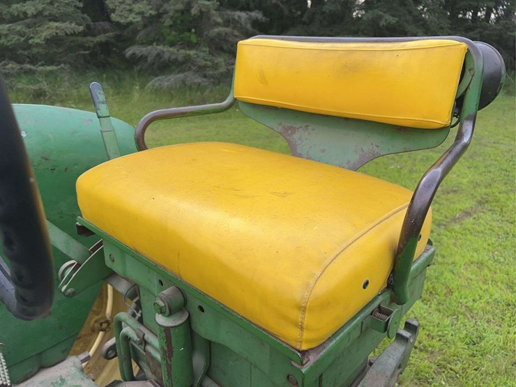 1958-john-deere-520-image-45