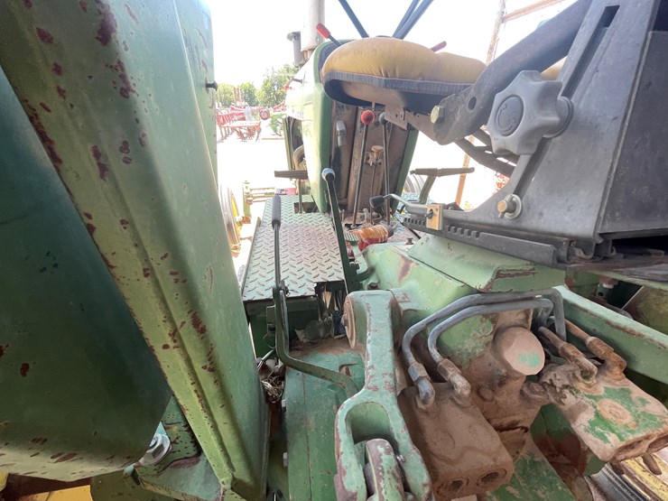 john-deere-2940-image-8