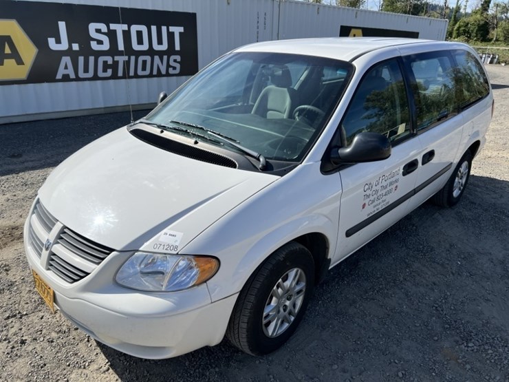 2007-dodge-grand-caravan-image-1