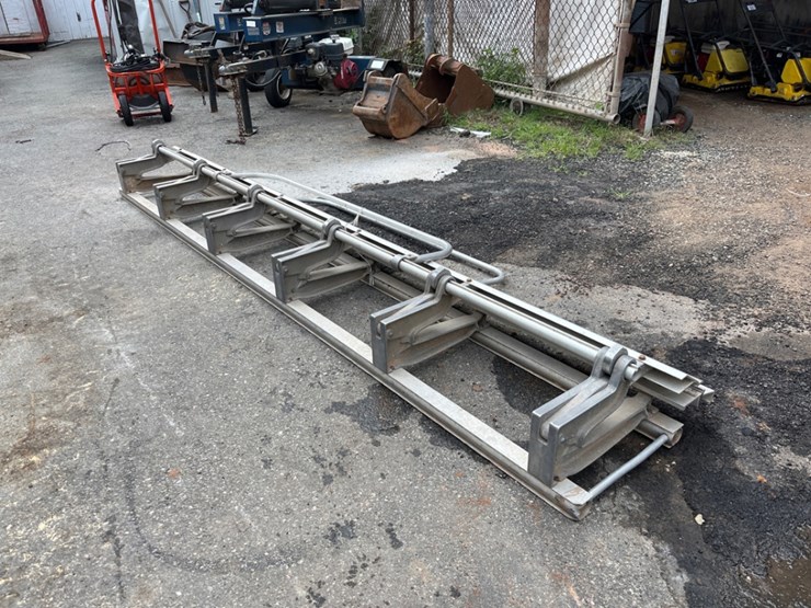 van-mark-industrial-metal-master-sheet-metal-brake-10'-6"-image-2