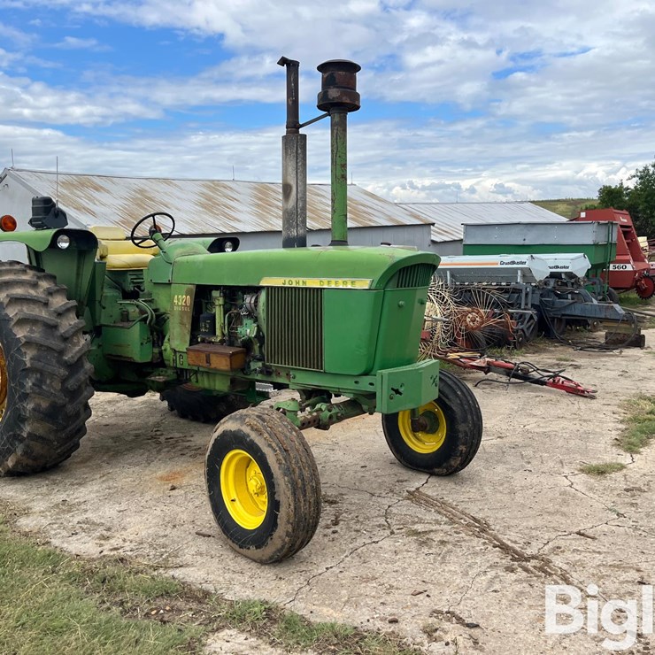 1971 JOHN DEERE 4320