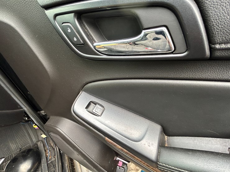 2015-chevrolet-tahoe-image-43