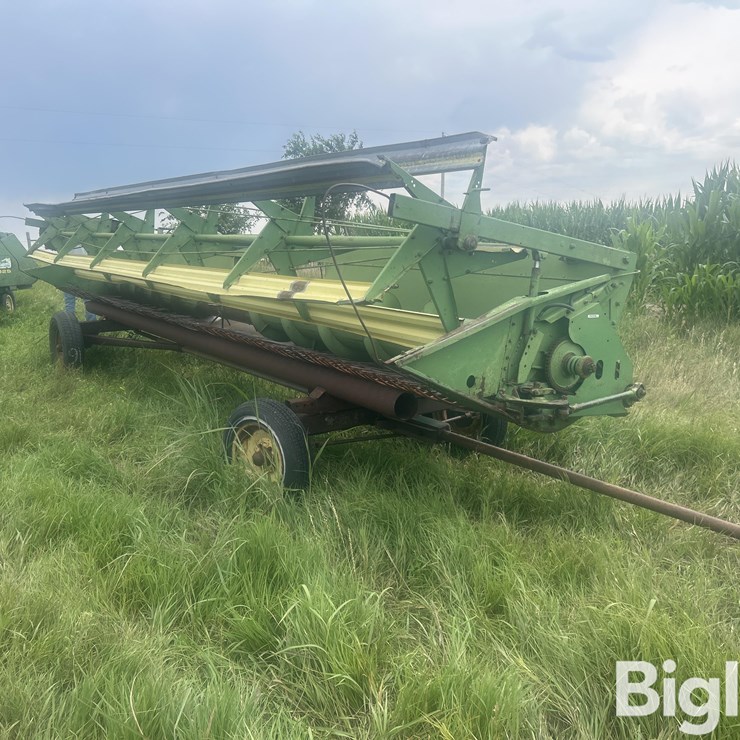 JOHN DEERE 224