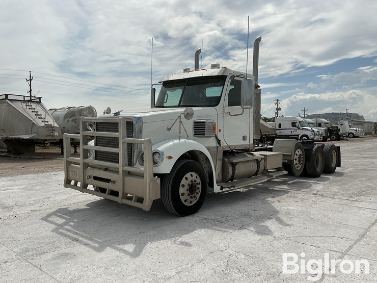 2017-freightliner-coronado-132-image-1