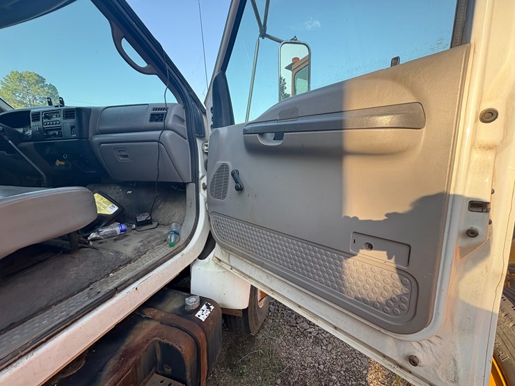 2000-ford-f750-image-46