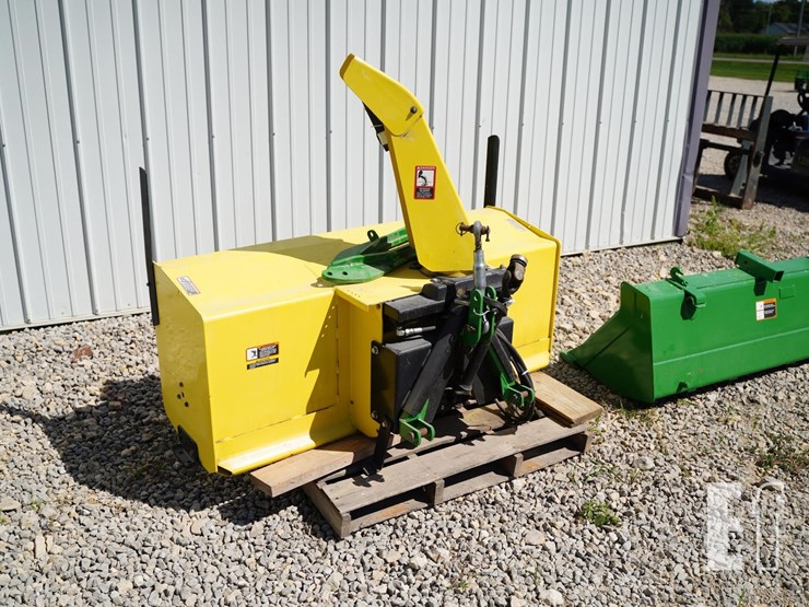 2014-john-deere-3033r-image-39