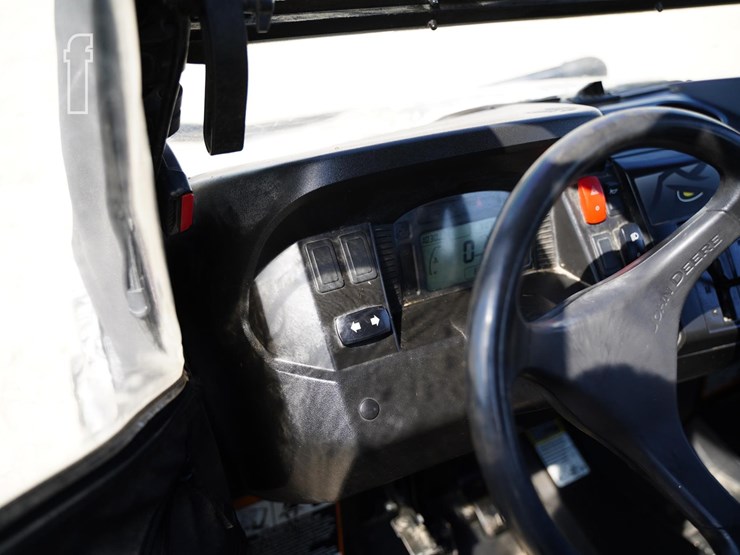 2017-john-deere-gator-image-27