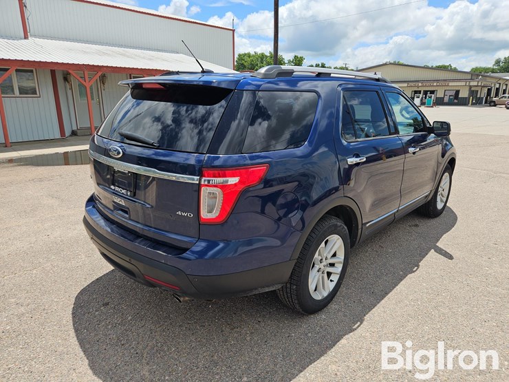 2012-ford-explorer-xlt-image-5