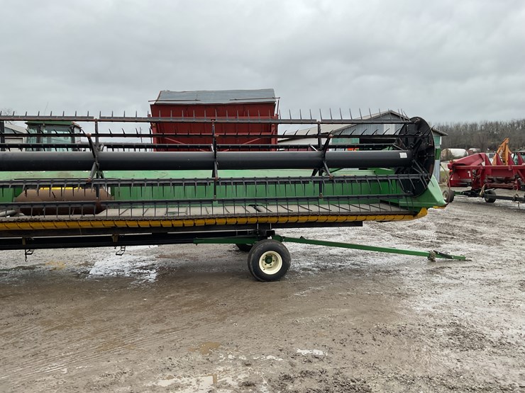 2019-john-deere-635f-image-3