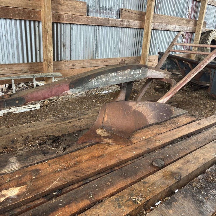 Oliver Chilled Plow Works 14” Walking Plow