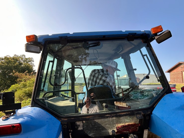 new-holland-tl100a-image-23