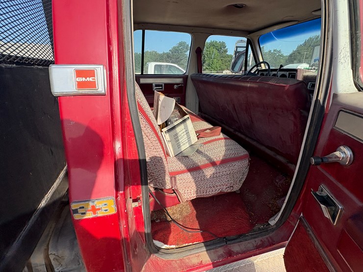 #88-•-#25032-•-1983-gmc-c/k-4x4-t/a-crew-cab-4x4-work-bed-truck-vin:-1gdjk33w0ds511665-image-21