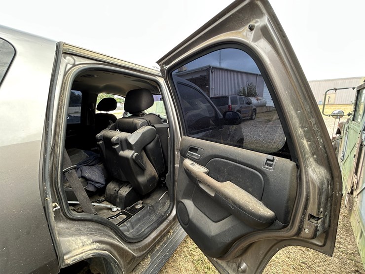 2014-chevrolet-tahoe-image-27