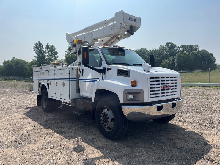 2008-gmc-7500-image-7
