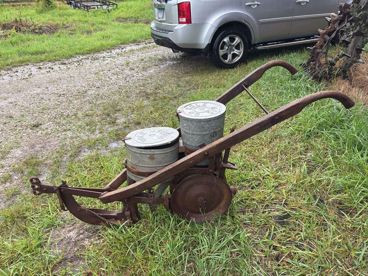 cole-horse-drawn-planter-image-4