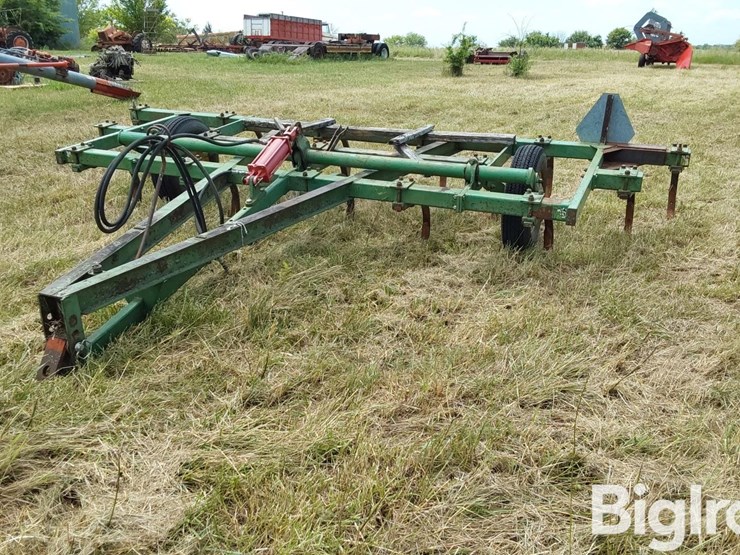 john-deere-100-image-1
