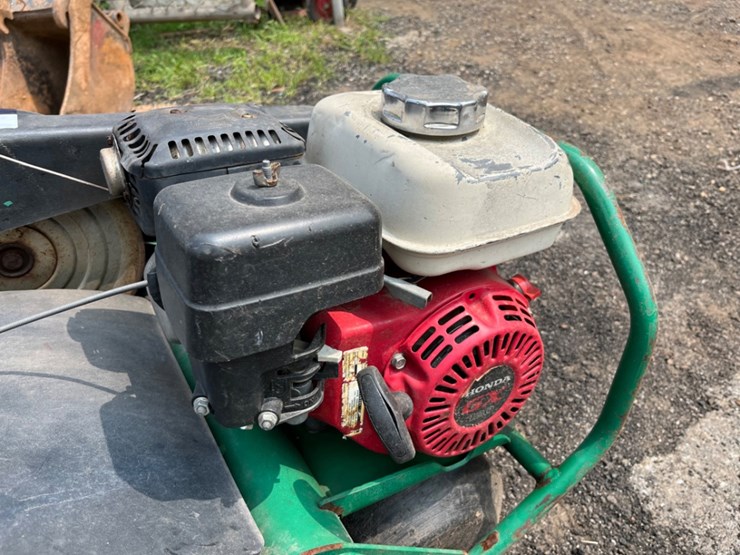 ryan-18"-walk-behind-aerator-image-9