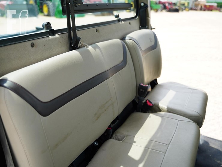 2023-john-deere-gator-xuv-835r-image-34
