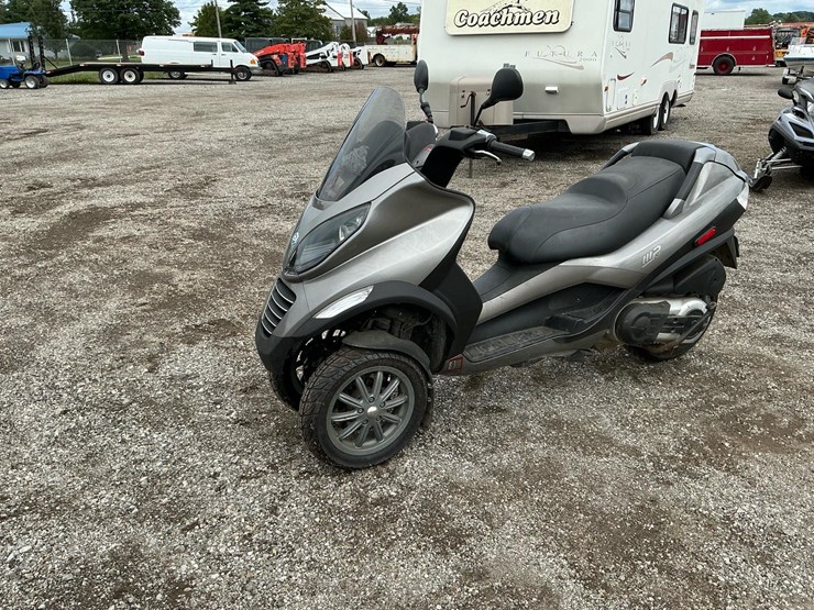#2351-•-2009-vespa-lx-150-scooter*-image-1