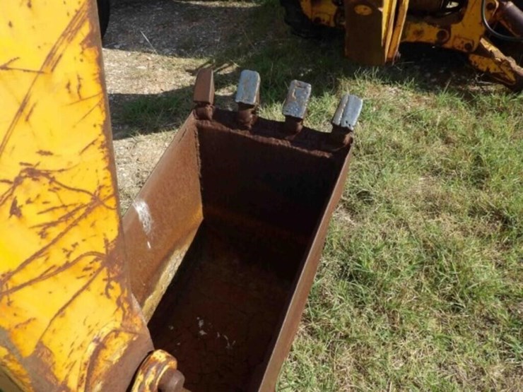 john-deere-300-image-13