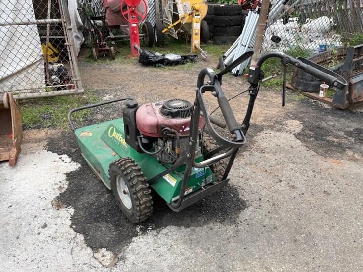 billy-goat-24"-gas-outback-brushcutter-image-3
